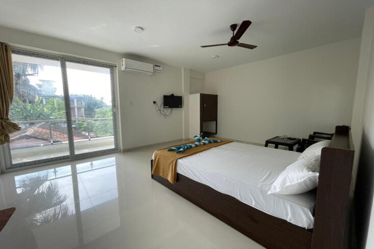 Beach Queen By The Sea กาลังกูติ ภายนอก รูปภาพ